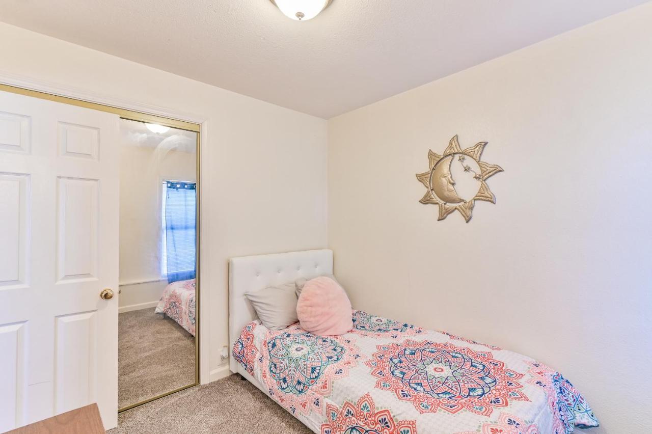 Cozy 2 Bdrm Apt - Easy Access Free Parking - Ac Unit Apartment Tacoma Exterior photo